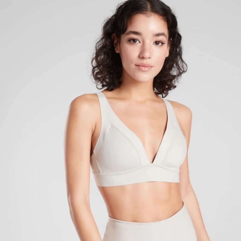 NWOT Athleta Everyday Essentials A-C Bra in Nude
